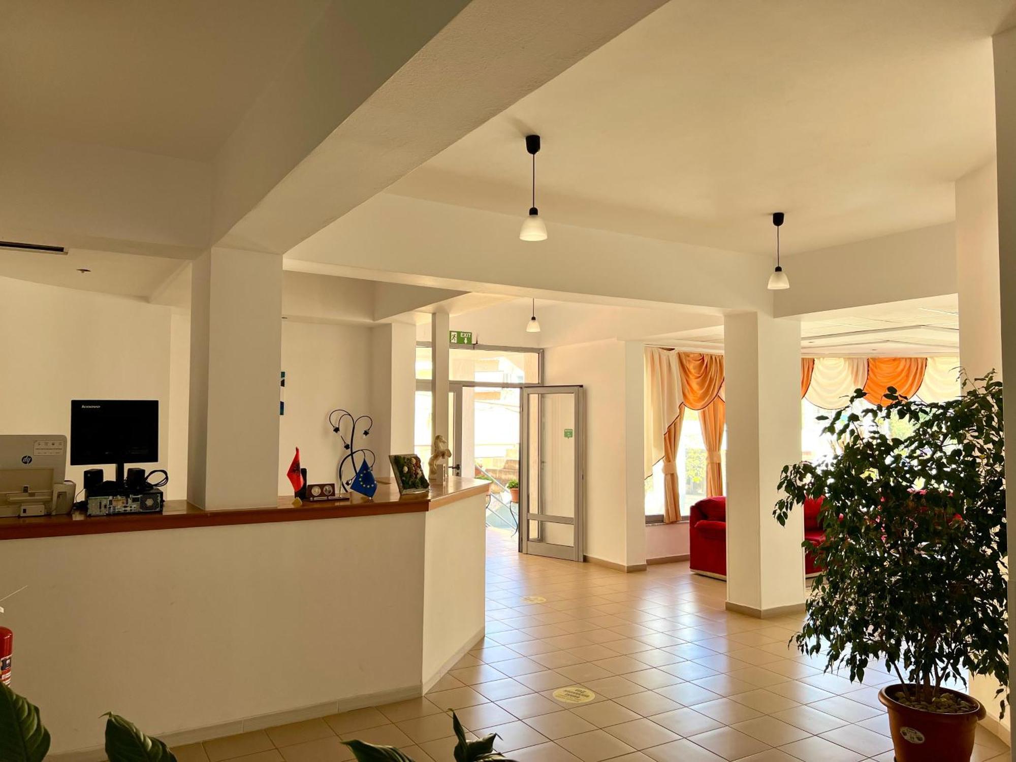 Oxhaku Hotel 2*
