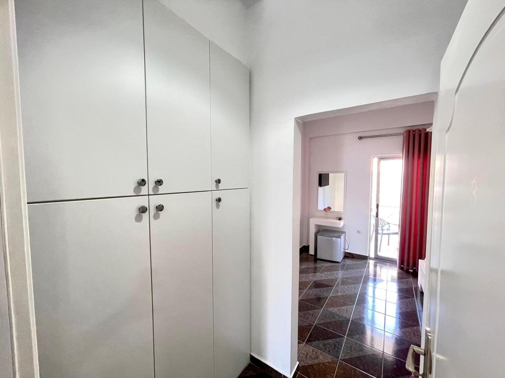 Oxhaku Hotel 2*